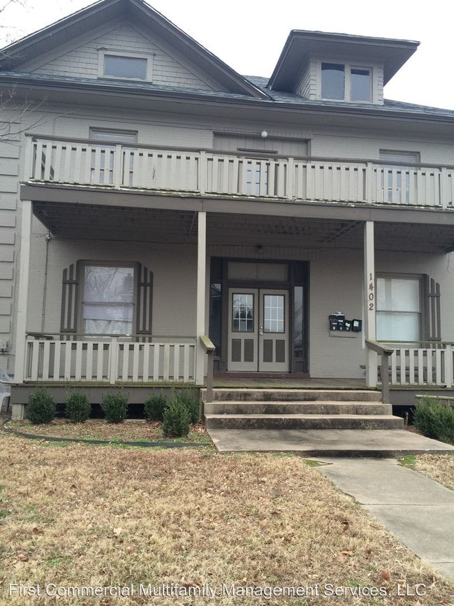 Building Photo - 2 br, 1 bath Apartment - 1402 E Lincoln