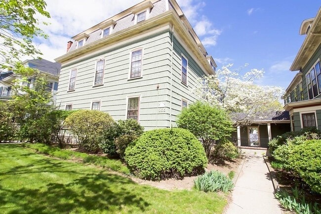 Building Photo - 255 Lafayette St