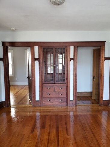 Foto del edificio - 89 Elmwood Rd