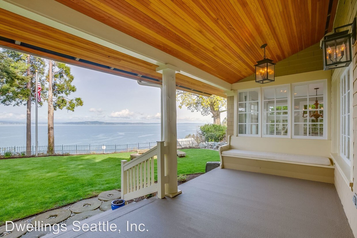 Foto principal - 5951 49th Ave SW
