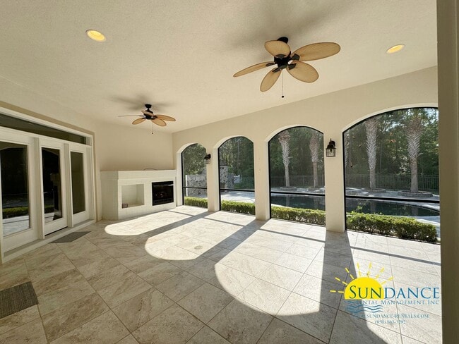 Building Photo - Exquisite Tropical Oasis: Luxury Long-Term...