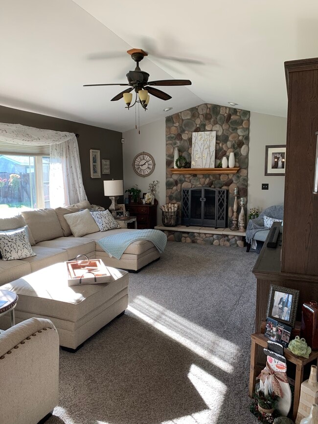 Building Photo - 1005 Shagbark Ln