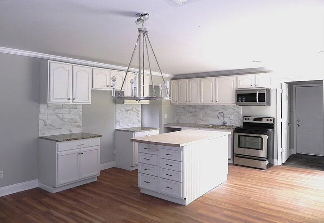 Foto del edificio - 2724 Endicott Dr