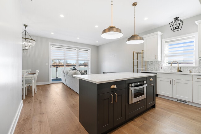 Foto del edificio - 5120 N Elston Ave