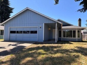 Building Photo - 3887 N Clarey St