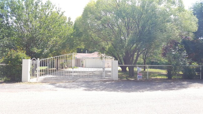 Foto del edificio - 1000 Ranchero Rd