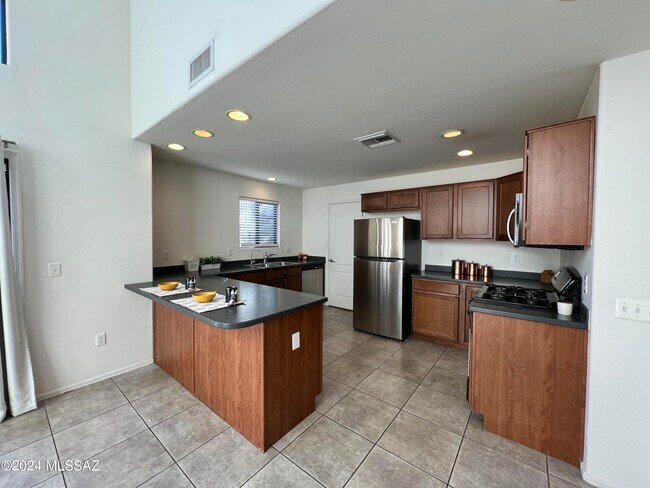 Building Photo - 4166 N Fortune Loop