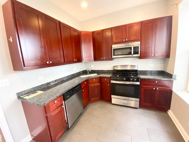 Building Photo - 3741 W Le Moyne St