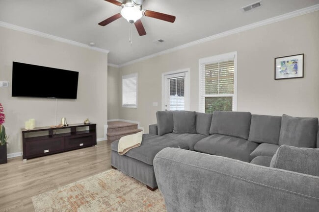 Building Photo - 230 Sonoma Dr