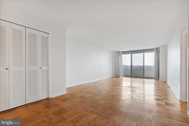 Foto del edificio - 5101 River Rd