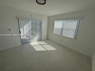 Foto del edificio - 8590 SW 212th St