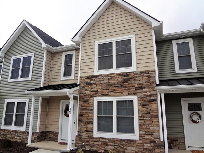 Foto del edificio - Excellent Townhouse in Ideal Location