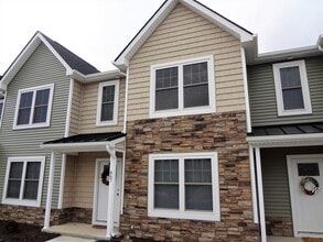 Building Photo - 467 Leslie Ct