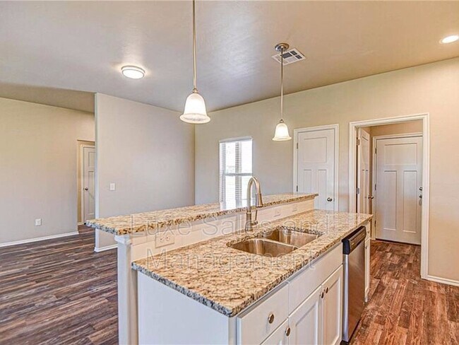 Foto del edificio - 10612 Mountain Fork Dr