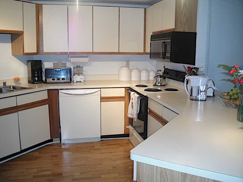 Primary Photo - 270 E Highland Ave