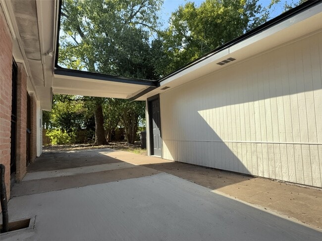 Building Photo - 13406 Melcher Dr