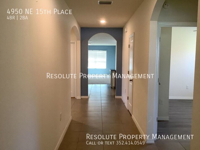 Building Photo - Newer 4 Bedroom, 2 Bathroom in Summit Place