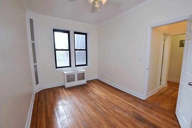 Foto del edificio - 43-42 45th St