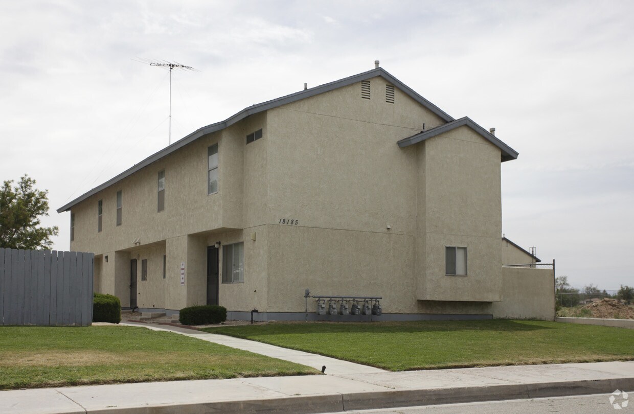 Foto principal - 18185 Casaba Rd