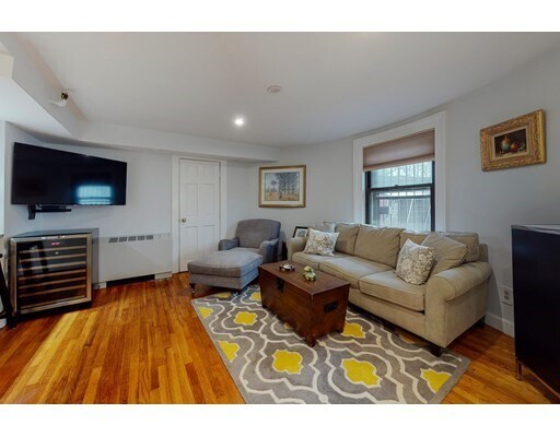Foto del edificio - 242 Beacon St