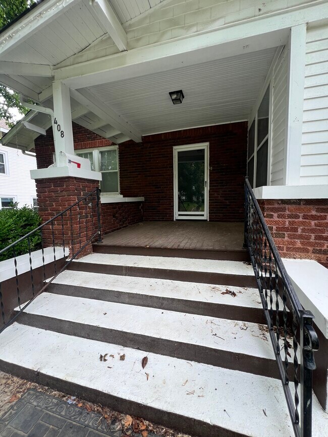 Building Photo - 408 N Park Blvd