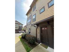 Building Photo - 22832 SW Forest Creek Dr