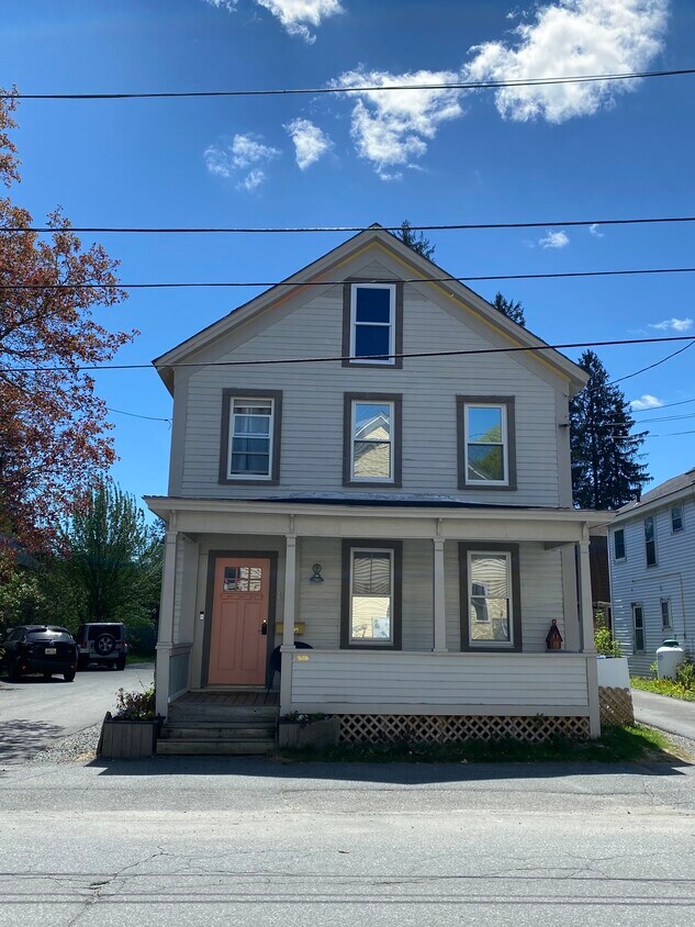 View of house from street - 11 Green Street