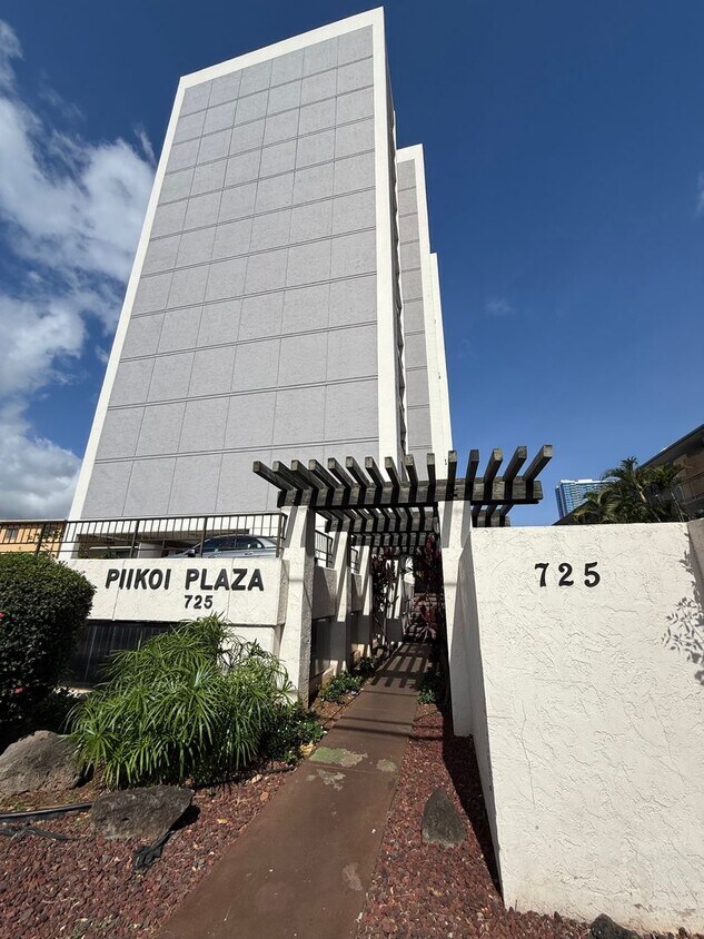 Foto principal - Conveniently Located One Bed/One Bath/One ...