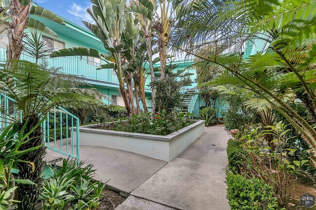 Foto del edificio - 1437 E Windsor Rd