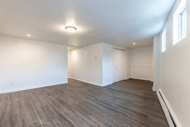 Building Photo - 2233 Arlington Ave