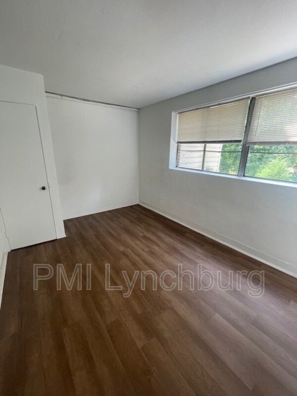 Building Photo - 245 S Princeton Cir