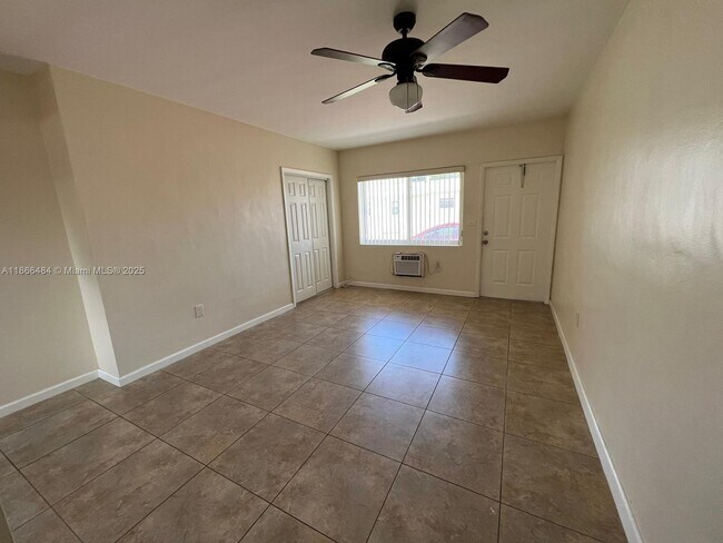 Foto del edificio - 1265 NE 136th Terrace