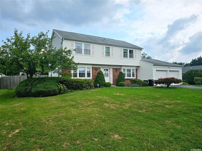 Building Photo - 9 Maureen Ln