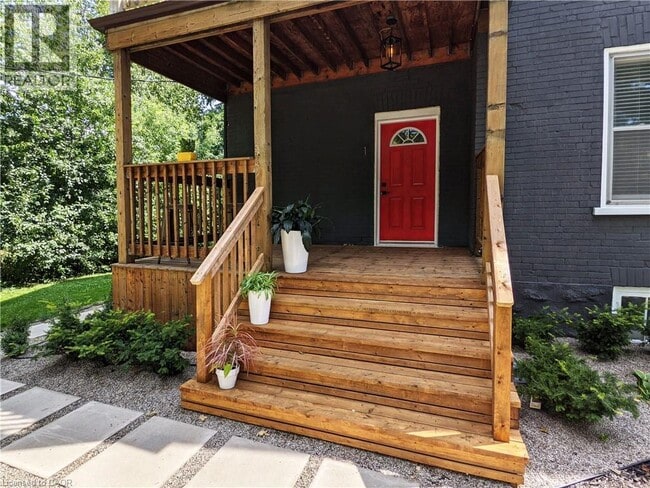 Photo du bâtiment - 229 Wellington St N