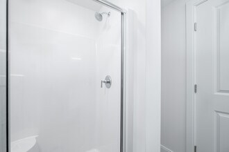 Building Photo - Ezio‘s Place