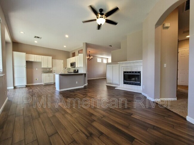 Building Photo - 1105 Brookline Cir