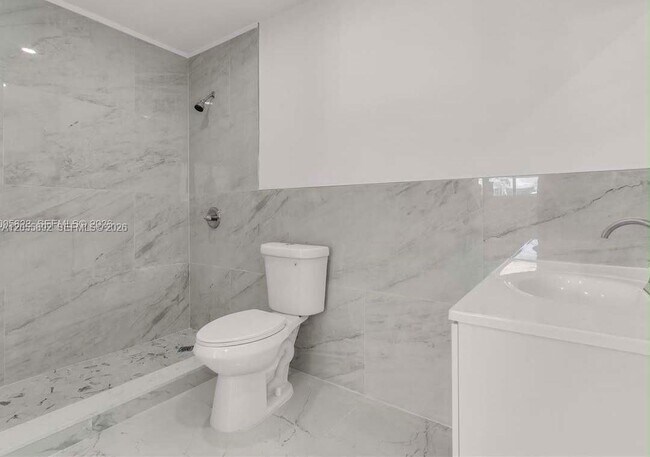 Foto del edificio - 1380 SW 8th St