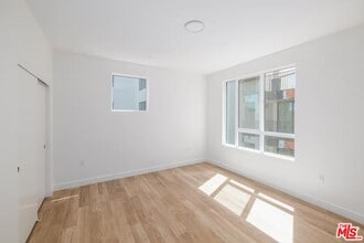 Building Photo - 23036 Ventura Blvd
