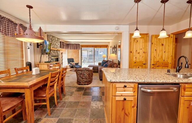 Building Photo - St. Anton Beautifully Updated Corner Unit.