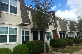 Monaco Lake Townhomes photo'