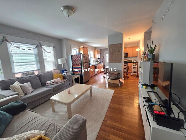 Foto del edificio - 64 Frederick Ave