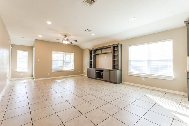 Building Photo - 10526 Rosalina Lp