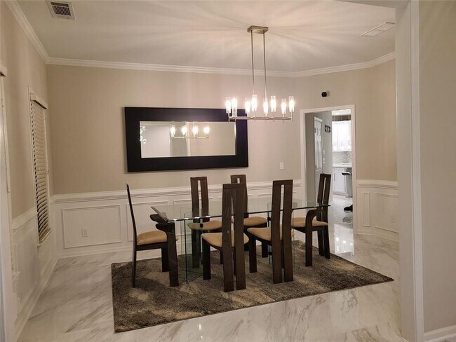 Foto del edificio - 220 Fieldsborn Ct NE