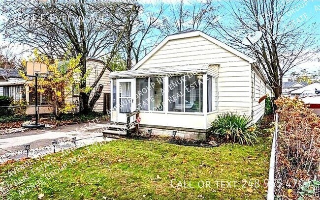 Building Photo - 1621 E Evelyn Ave