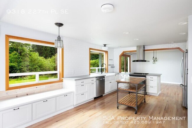 Foto del edificio - 3 Bedroom 4 Bath Home on 3 Acres!