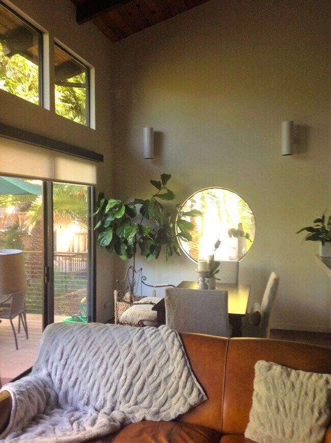 Foto del edificio - 1032 Leff St