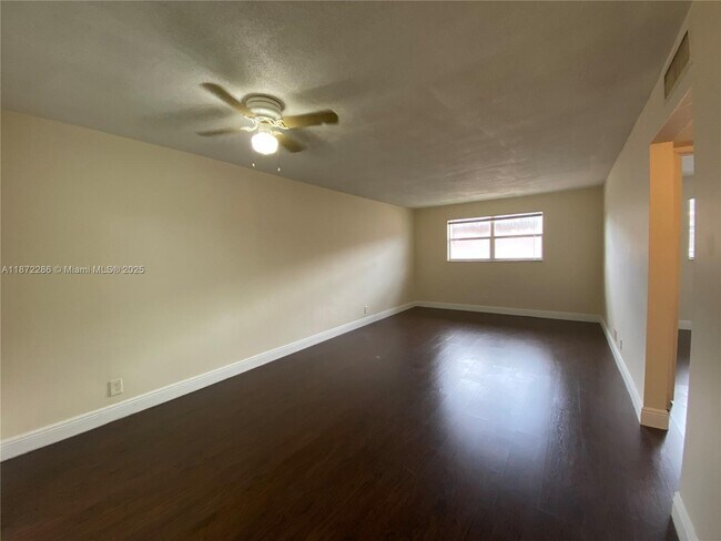 Foto del edificio - 450 SW 2nd Ave