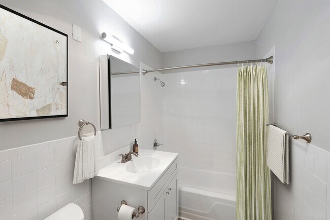 Foto del edificio - Lake Shore Park Apartments