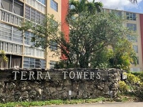 Building Photo - 1475 NE 125th Terrace