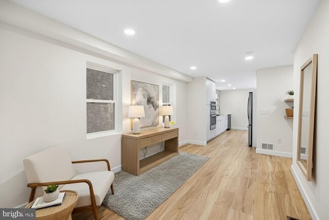 Foto del edificio - 1124 Dunton St